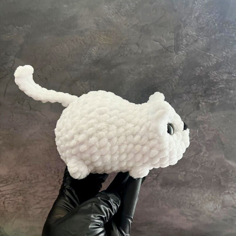How to Crochet a Chubby, Squishy Cat: Easy Step-by-Step Plush Pattern