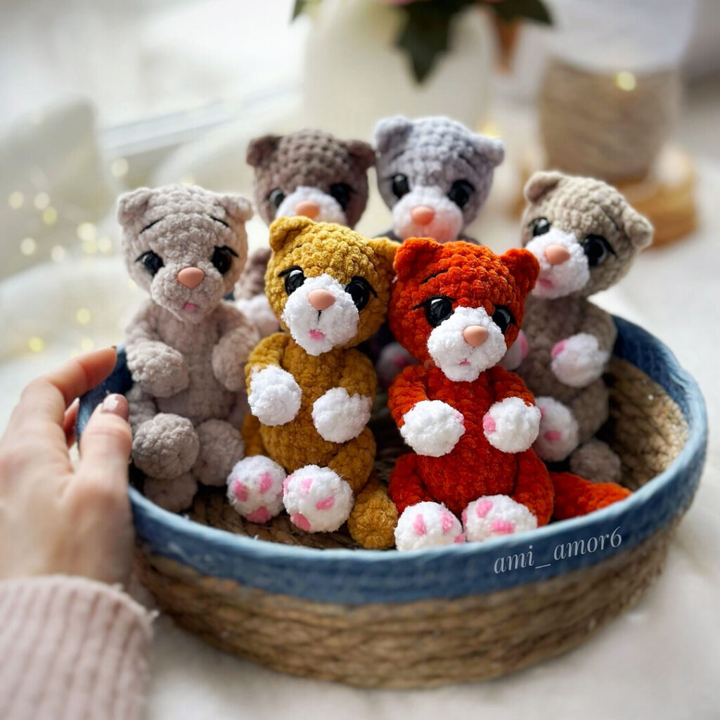 How to Crochet the Cutest Plush Kitten: Free Beginner-Friendly Pattern!