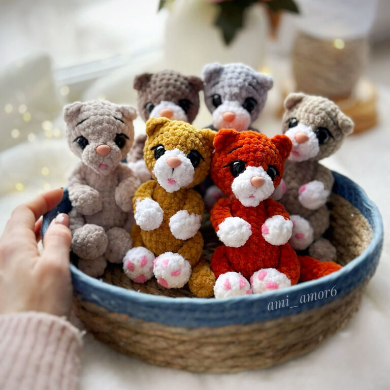 How to Crochet the Cutest Plush Kitten: Free Beginner-Friendly Pattern!